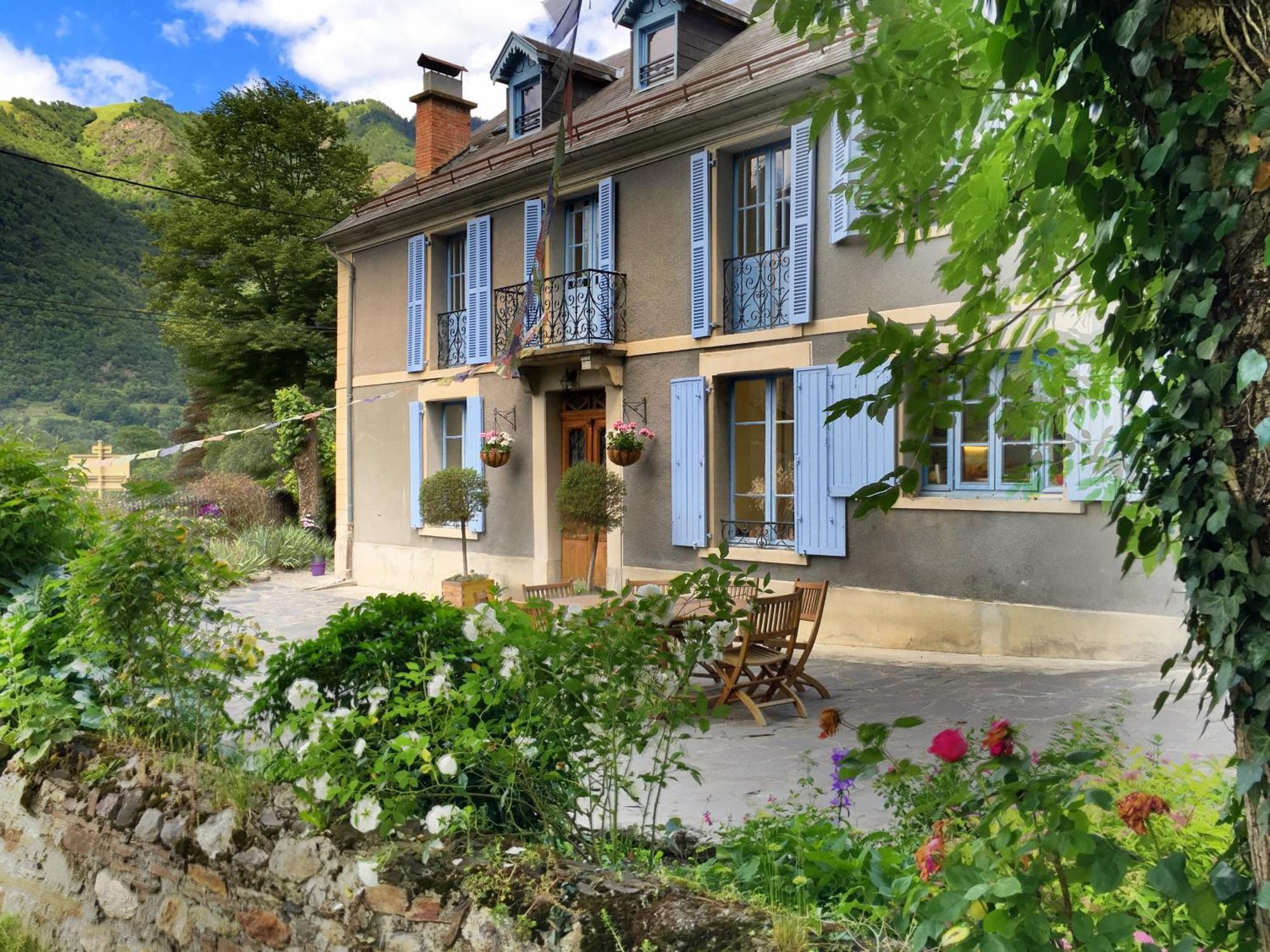 Montauban-de-Luchon Papilio Bed & Breakfast エクステリア 写真