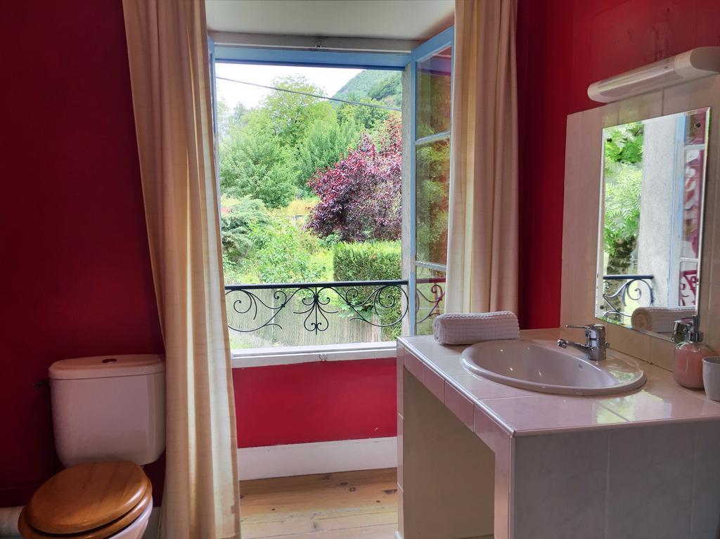 Montauban-de-Luchon Papilio Bed & Breakfast エクステリア 写真