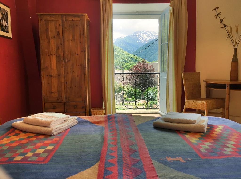 Montauban-de-Luchon Papilio Bed & Breakfast エクステリア 写真