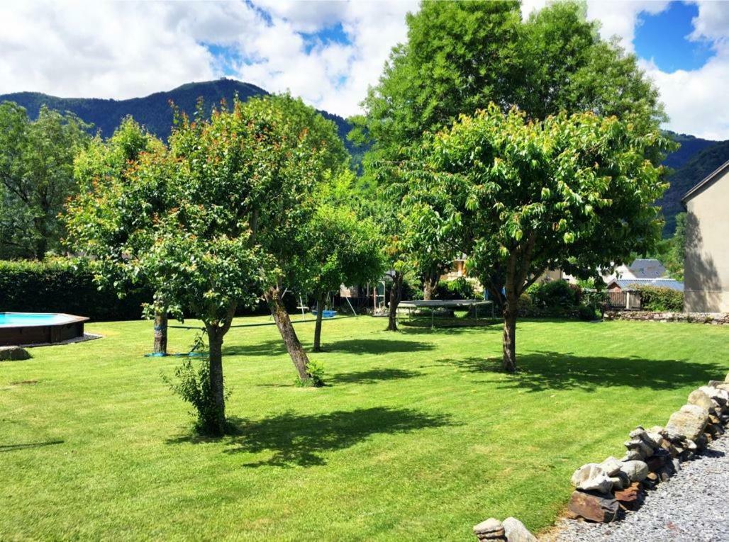 Montauban-de-Luchon Papilio Bed & Breakfast エクステリア 写真