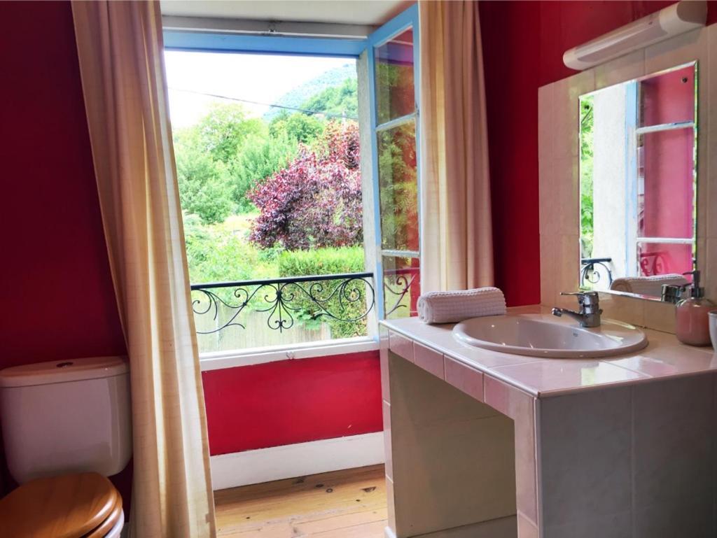 Montauban-de-Luchon Papilio Bed & Breakfast エクステリア 写真